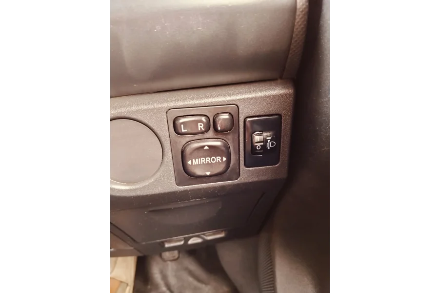 Toyota vitz 2010/13/14