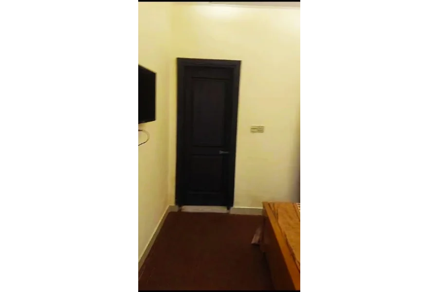 ٹاؤن ہائٹس (1 بیڈ مکمل طور پر فرنش) ڈیمانڈ 80 لاکھ (603 مربع فٹ)