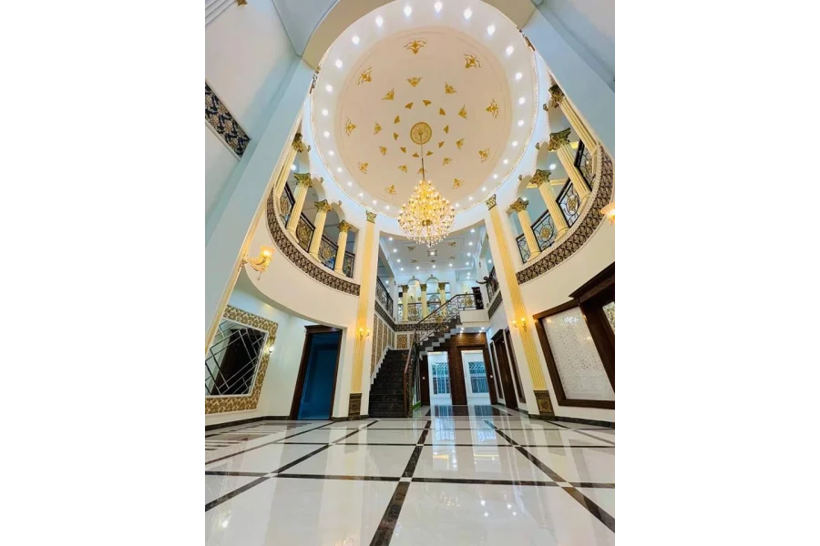 ویلنسیا ٹاؤن لاہور پاکستان میں 2 کنال مکان برائے فروخت