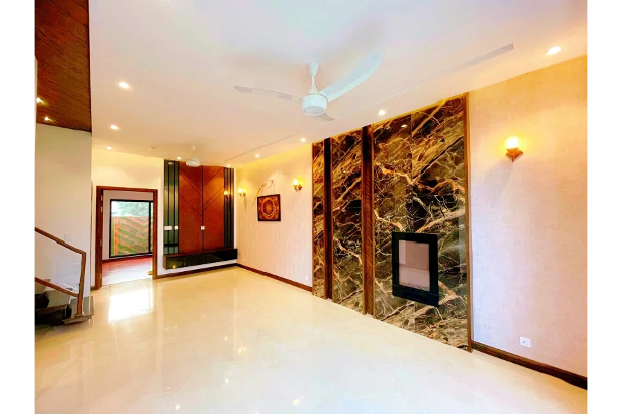 ڈی ایچ اے پرائم لوکیشن میں خوبصورت 5 مرلہ گھر