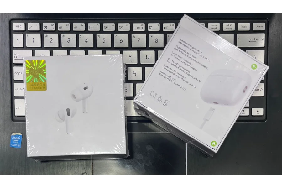 Pro 2 Second generation with magnetic charging Case Usb-C-0