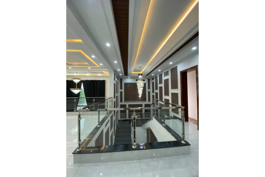 والنسیا ٹاؤن لاہور میں مکمل طور پر فرنشڈ کنال ہاؤس برائے فروخت