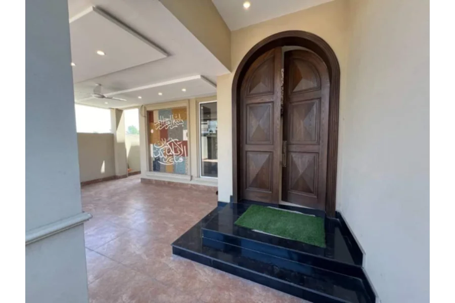 لیک سٹی، لاہور میں کنال مکان برائے فروخت