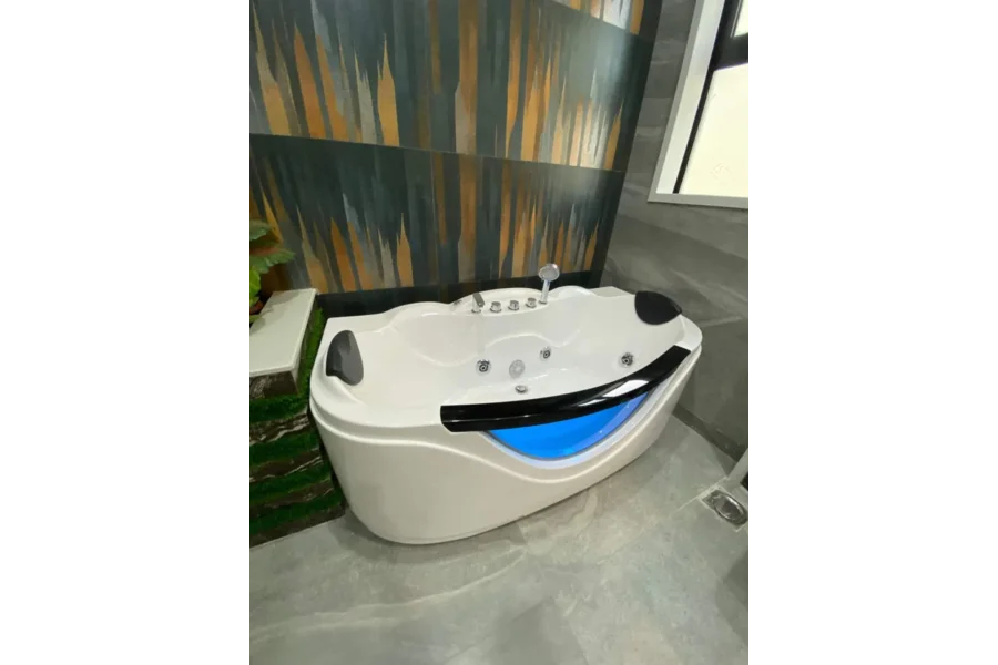 والنسیا ٹاؤن لاہور میں مکمل طور پر فرنشڈ کنال ہاؤس برائے فروخت