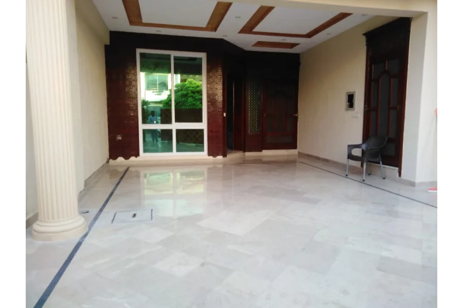 Single story house for rent in i-8 Islamabad