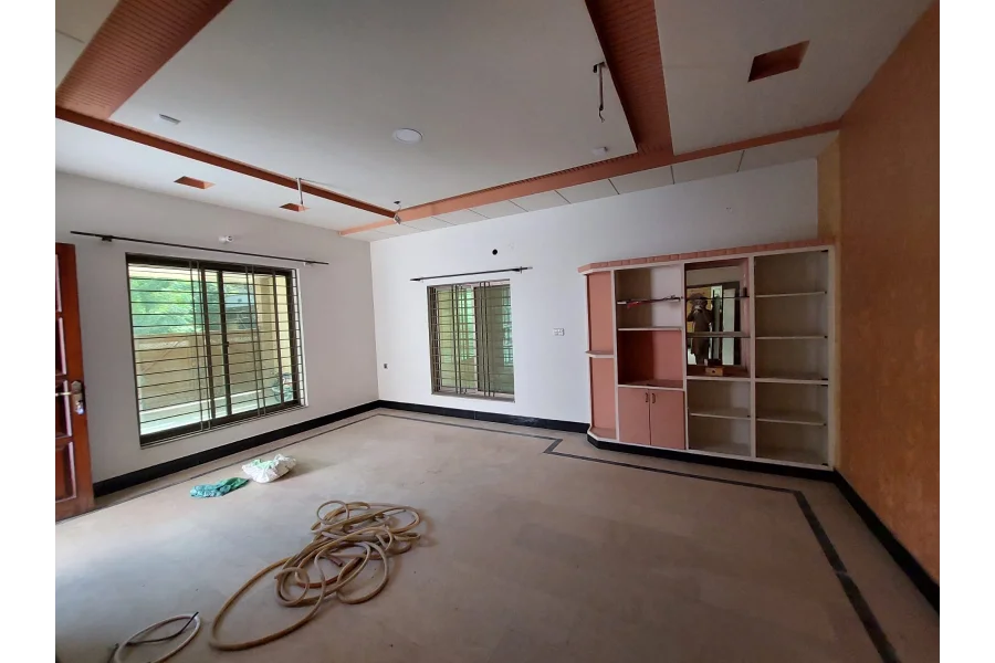 15 MARLA HOUSE FOR RENT