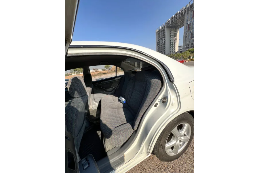 Honda Civic 2001 رجسٹرڈ LHR برائے فروخت