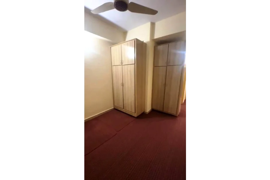 سیف ہائٹس غیر فرنشڈ 3 بیڈ روم والا فلیٹ (1125 مربع فٹ) چیک کریں