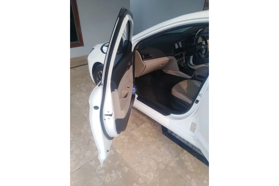 ہنڈائی ایلانٹرا جی ایل ایس 2022