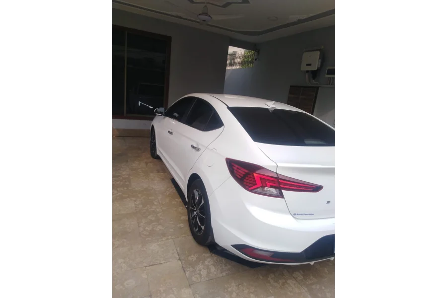 Hyundai Elantra GLS 2022