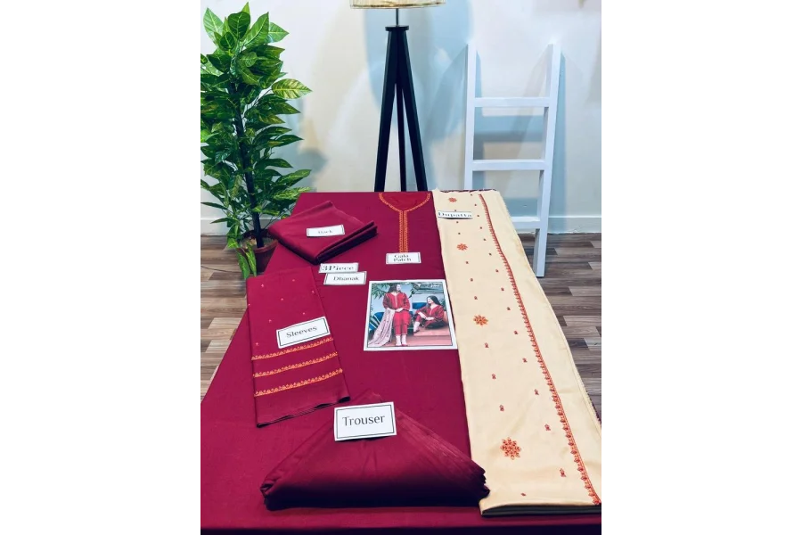 3 Pcs Women&#39;s Unstitched Dhanak Embroidered Suit