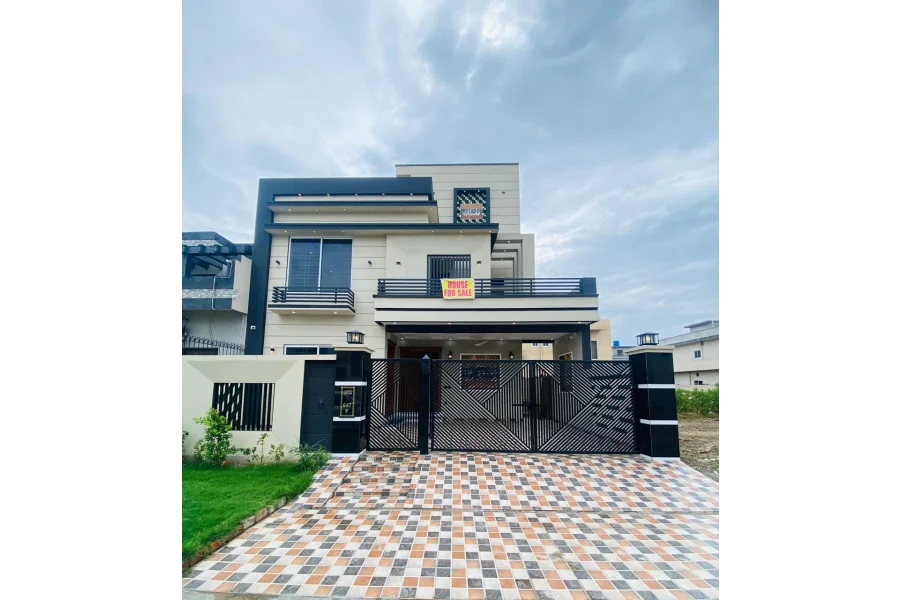10 Marla House Available for Rent for Central Park Housing Scheme