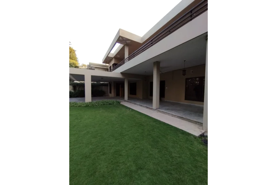 Double story house  2 kanal house for rent