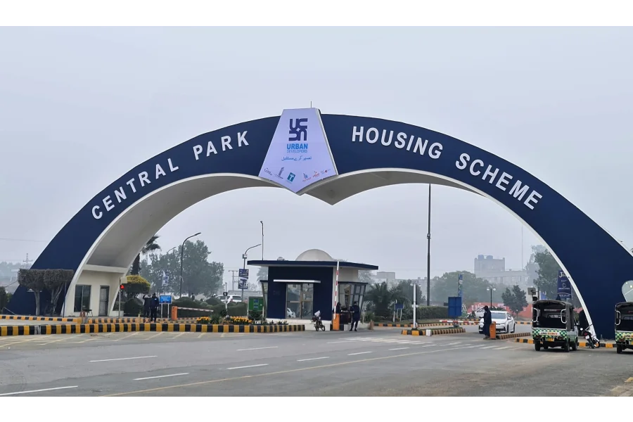 ایف بلاک سینٹرل پارک ہاؤسنگ سکیم میں 10 مرلہ رہائشی پلاٹ-0