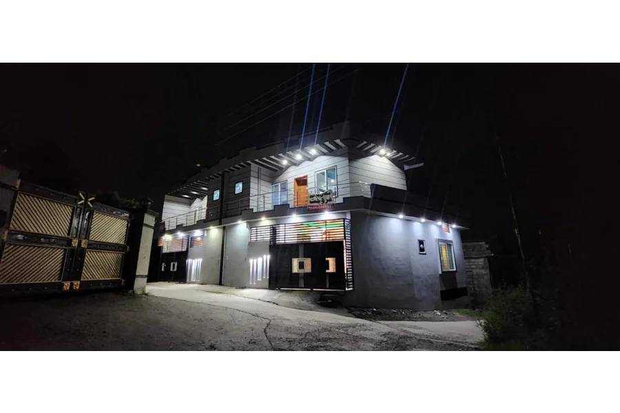 بنی گالہ اسلام آباد میں بہترین تعمیر شدہ مکان برائے فروخت-0