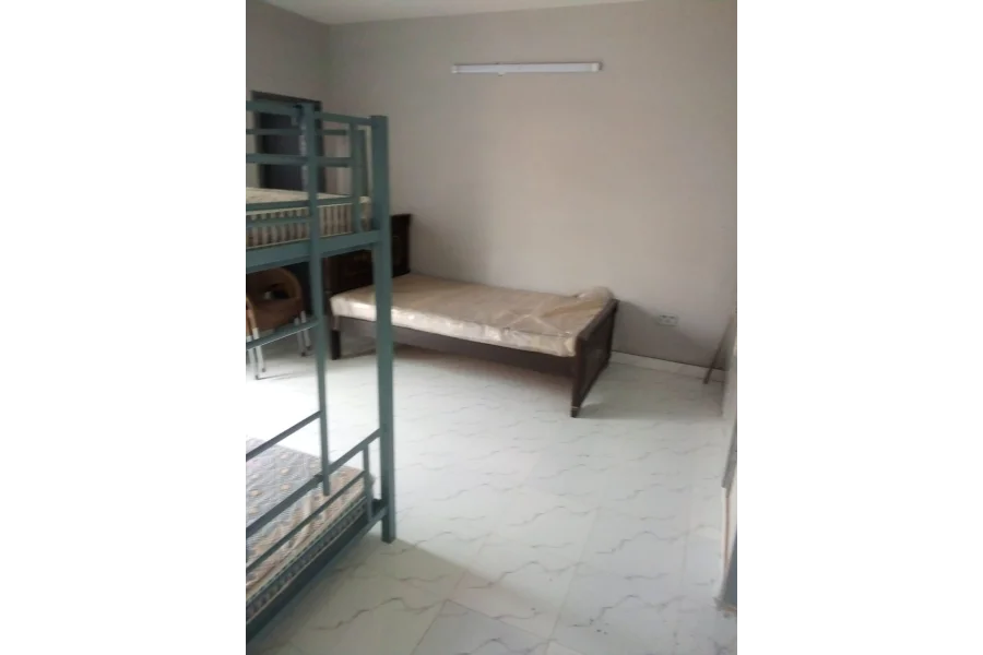 ایمپوریم جوہر ٹاؤن لاہور کے قریب گرلز وومن ہاسٹل