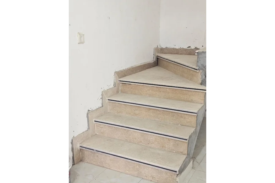 5 مرلہ ڈبل سٹوری سنگل یونٹ ہاؤس برائے فروخت