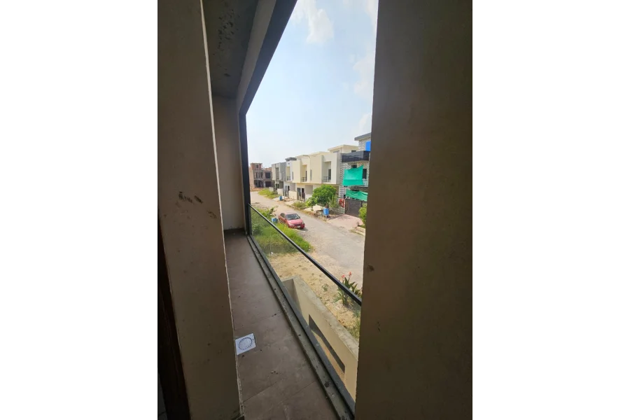 5 مرلہ ڈبل سٹوری سنگل یونٹ ہاؤس برائے فروخت