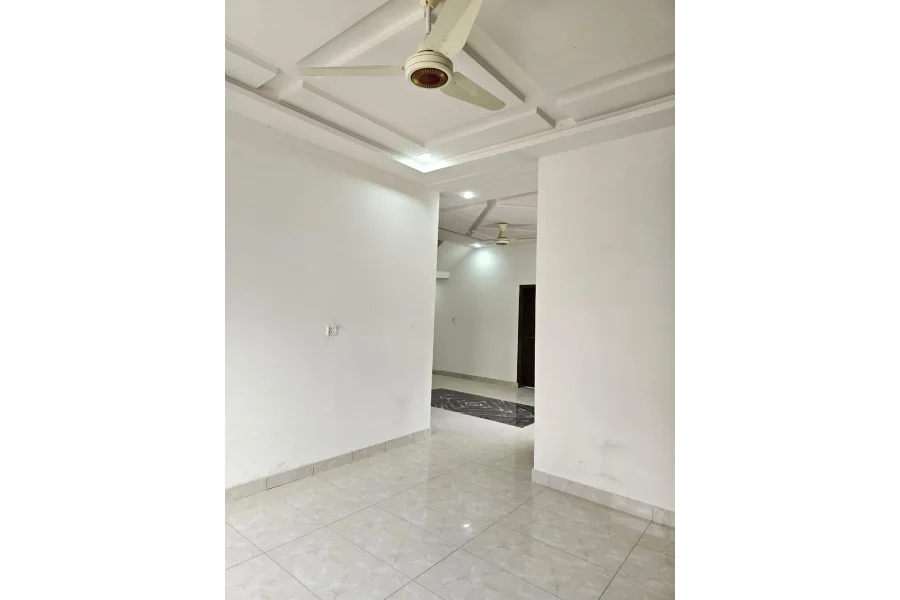 5 مرلہ ڈبل سٹوری سنگل یونٹ ہاؤس برائے فروخت