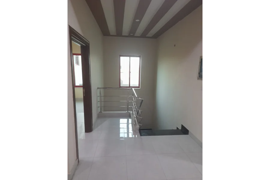 بالکل نیا وی آئی پی پارک فیسنگ ہاؤس برائے فروخت دستیاب ہے۔