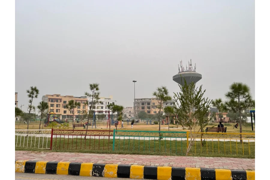 10 marla Plot no 114j for sale-0