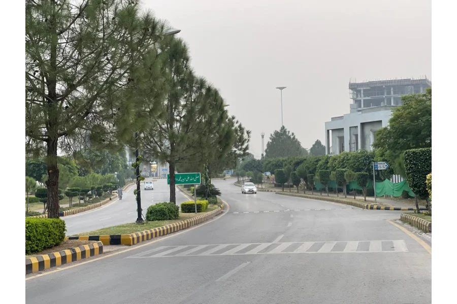 10 مرلہ پلاٹ نمبر 14 برائے فروخت