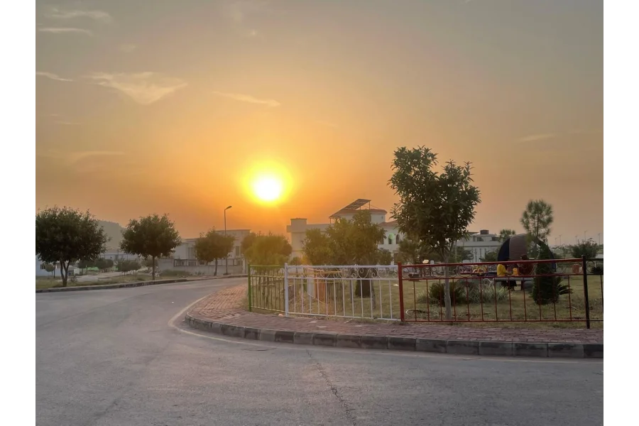 1 kanal Plot no 17 for sale-0