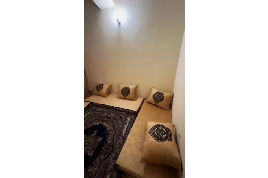 سیف ہائٹس مکمل طور پر فرنشڈ 2 بیڈ روم والا فلیٹ (1175 مربع فٹ) چیک کریں