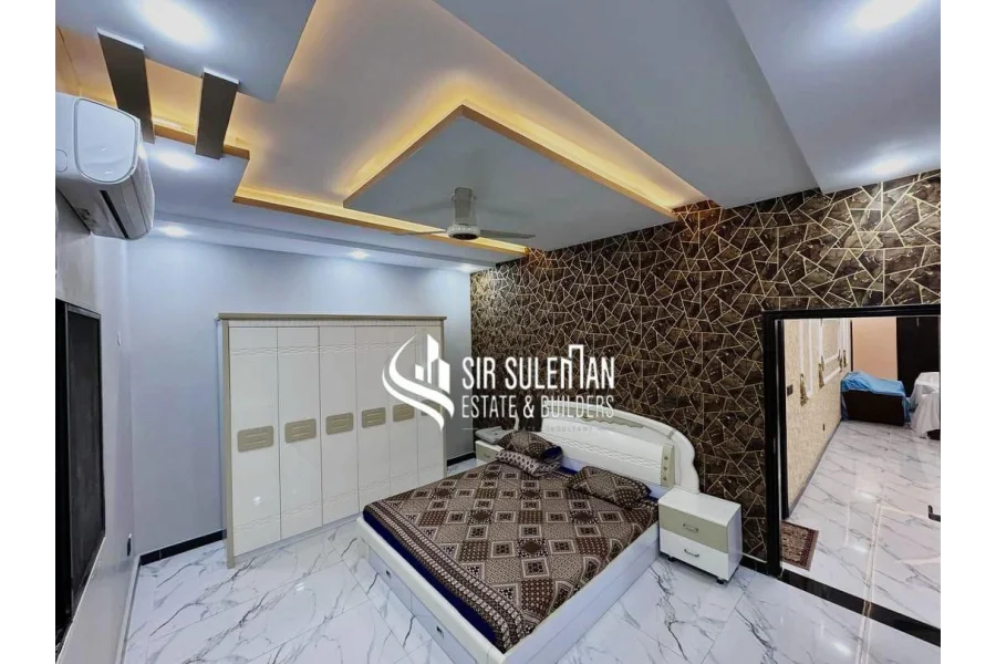 Fully Renovated 4 BED DD 2400 sqft Portion Available For Sale