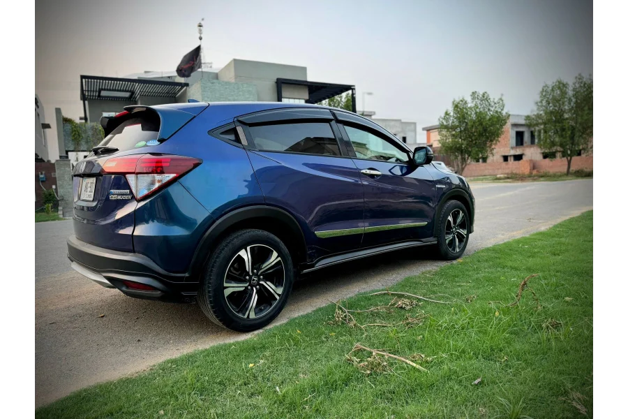 Honda Vezel 2024 Availble for sale