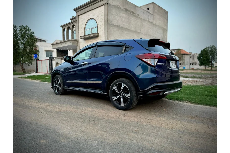 Honda Vezel 2024 Availble for sale
