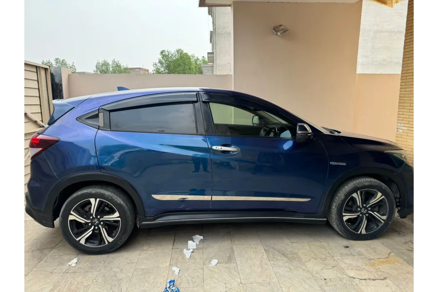 Honda Vezel 2024 Availble for sale