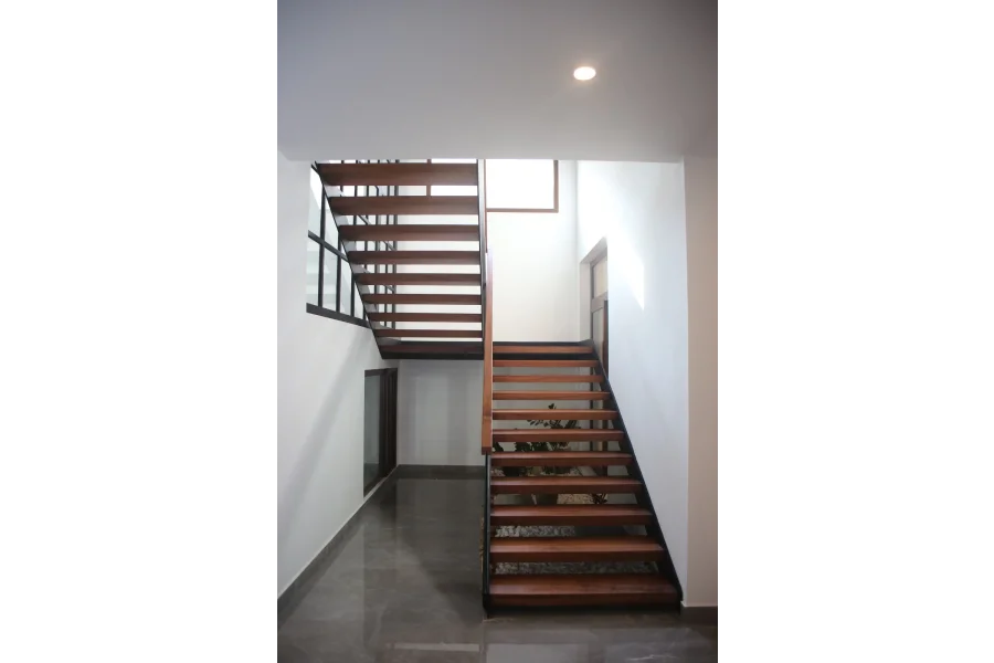 500 اسکوائرڈ برانڈ نیا بنگلہ