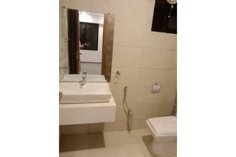 بحریہ انکلیو اسلام آباد میں گولڈ لگژری اپارٹمنٹ کرایہ پر