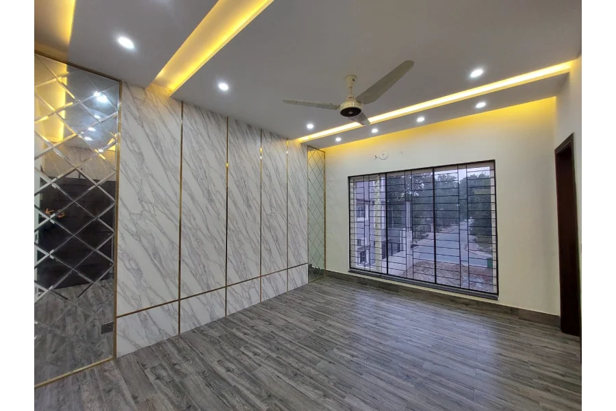 10 marla house for Sale in Bahria Town lahore-0