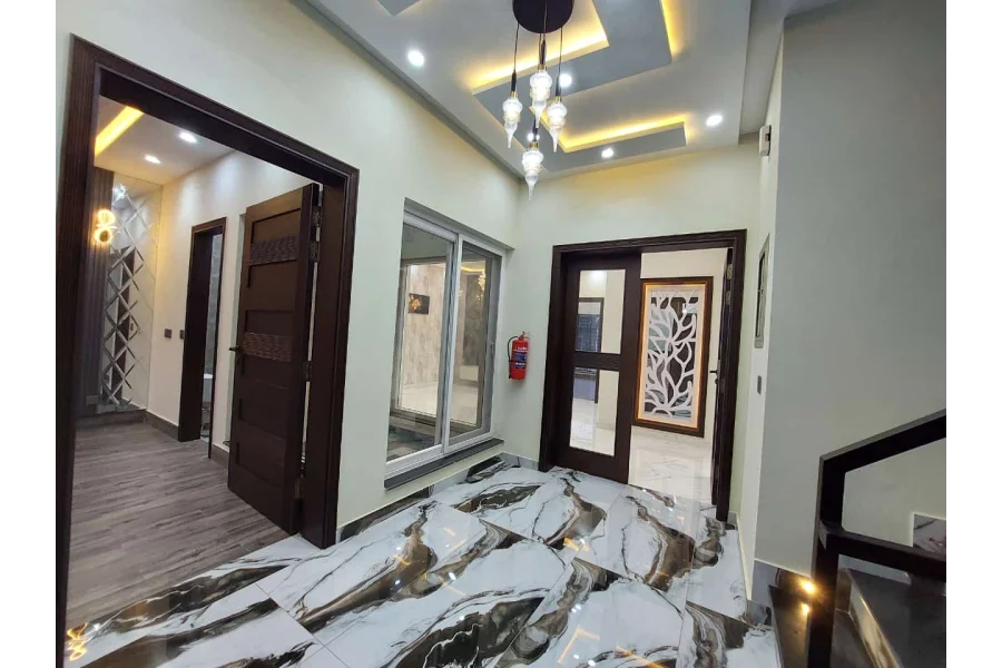 10 marla house for Sale in Bahria Town lahore