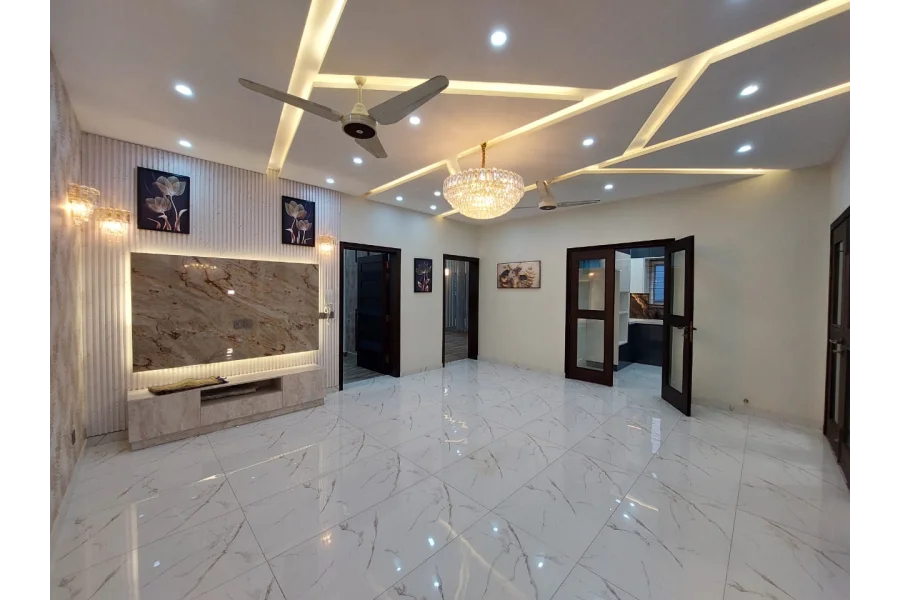 10 marla house for Sale in Bahria Town lahore