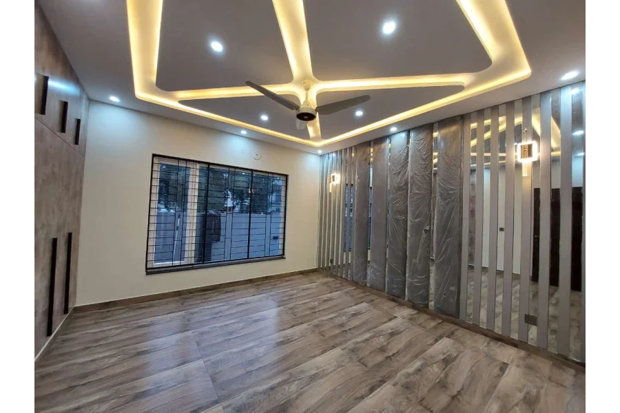 10 marla house for Sale in Bahria Town lahore