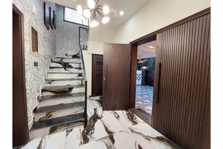 10 marla house for Sale in Bahria Town lahore