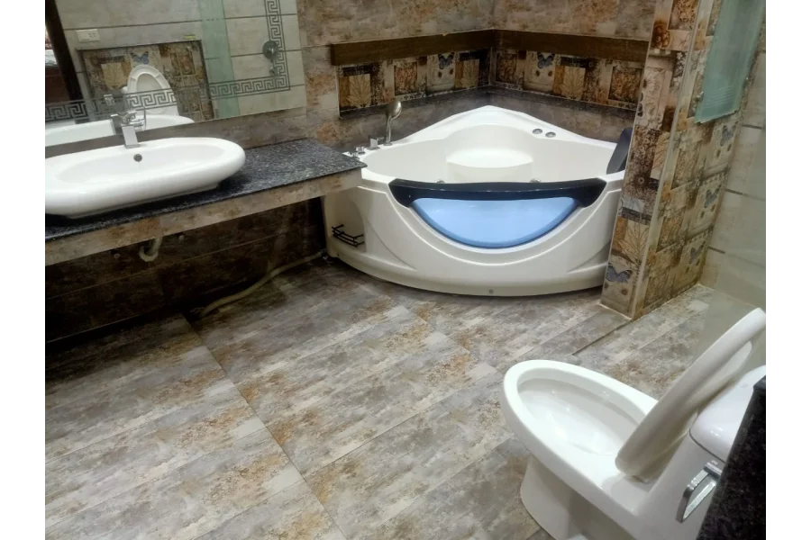 5 مرلہ فرنشڈ مکان کرایہ پر دستیاب ہے۔