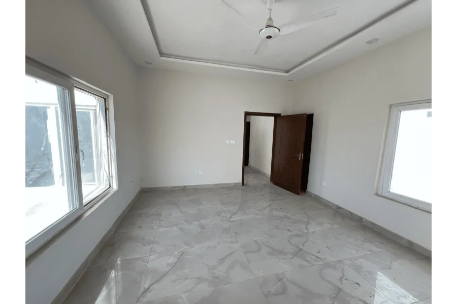 500 مربع فالکن کمپلیکس، نیو ملیر، کراچی میں یارڈ ہاؤس کرایہ پر دستیاب ہے۔