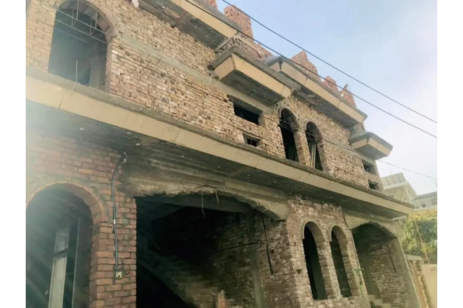 ڈھوک چوہدری میں 1 کنال کا مکان-0