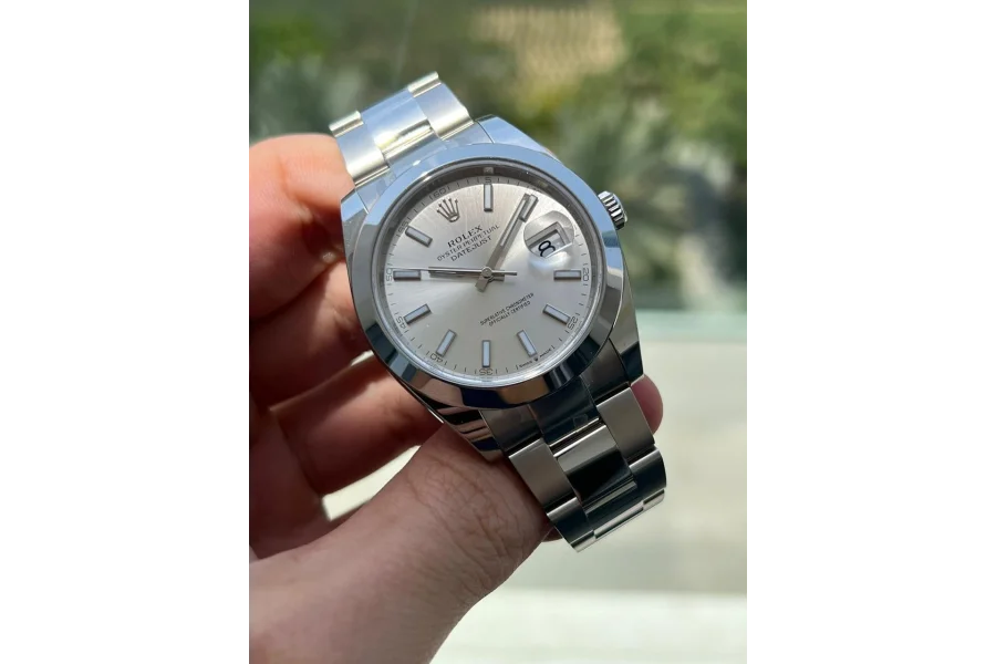 ہم ROLEX OMEGA CARTIER PATEK PIAGET RM IWC ZENITH VC RM Tudor PP خریدتے ہیں