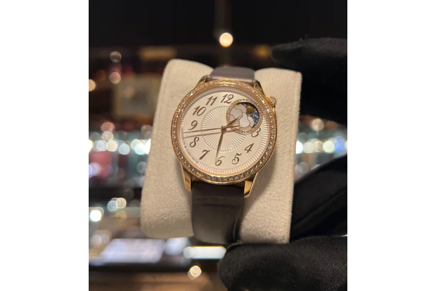 ہم ROLEX OMEGA CARTIER PATEK PIAGET RM IWC ZENITH VC RM Tudor PP خریدتے ہیں