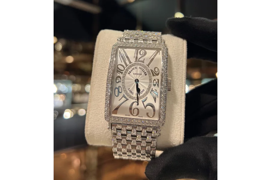 ہم ROLEX OMEGA CARTIER PATEK PIAGET RM IWC ZENITH VC RM Tudor PP خریدتے ہیں