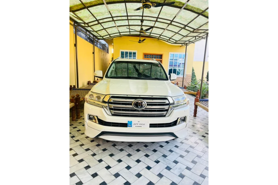 ٹویوٹا لینڈ کروزر ZX