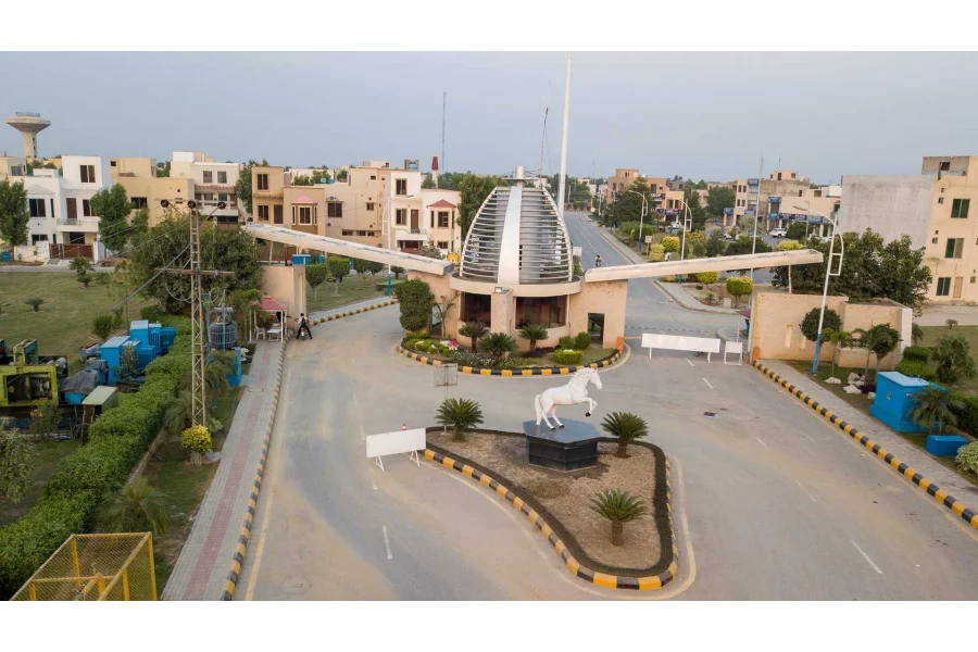 10 MARLA PLOT AVAILABLE ON INSTALLMENTS IN BEHRIA NASHEMAN