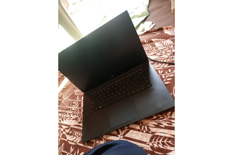 Dell XPS 15 9560 15.6&quot;(512GB SSD, Intel Core i7-7700HQ, 2.8 GHz, 16GB