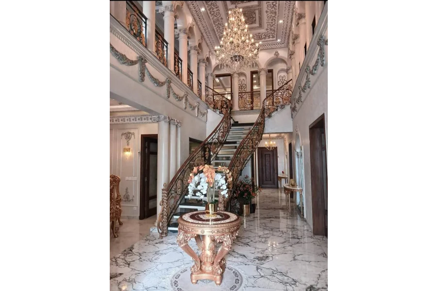 1 کنال پرتعیش مکمل طور پر فرنشڈ مکان برائے فروخت، بحریہ ٹاؤن لاہور