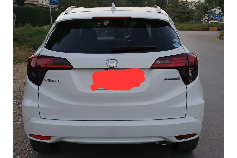 HONDA VEZEL 2015 MODEL  AVAILABLE FOR SALE